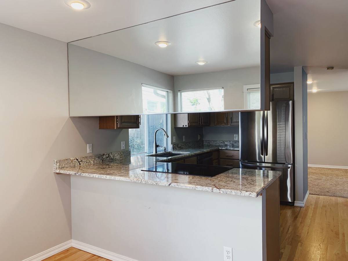 Townhouse for rent at 8022 118th Court NE, Kirkland, WA 98033