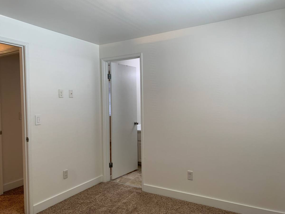 Townhouse for rent at 8022 118th Court NE, Kirkland, WA 98033