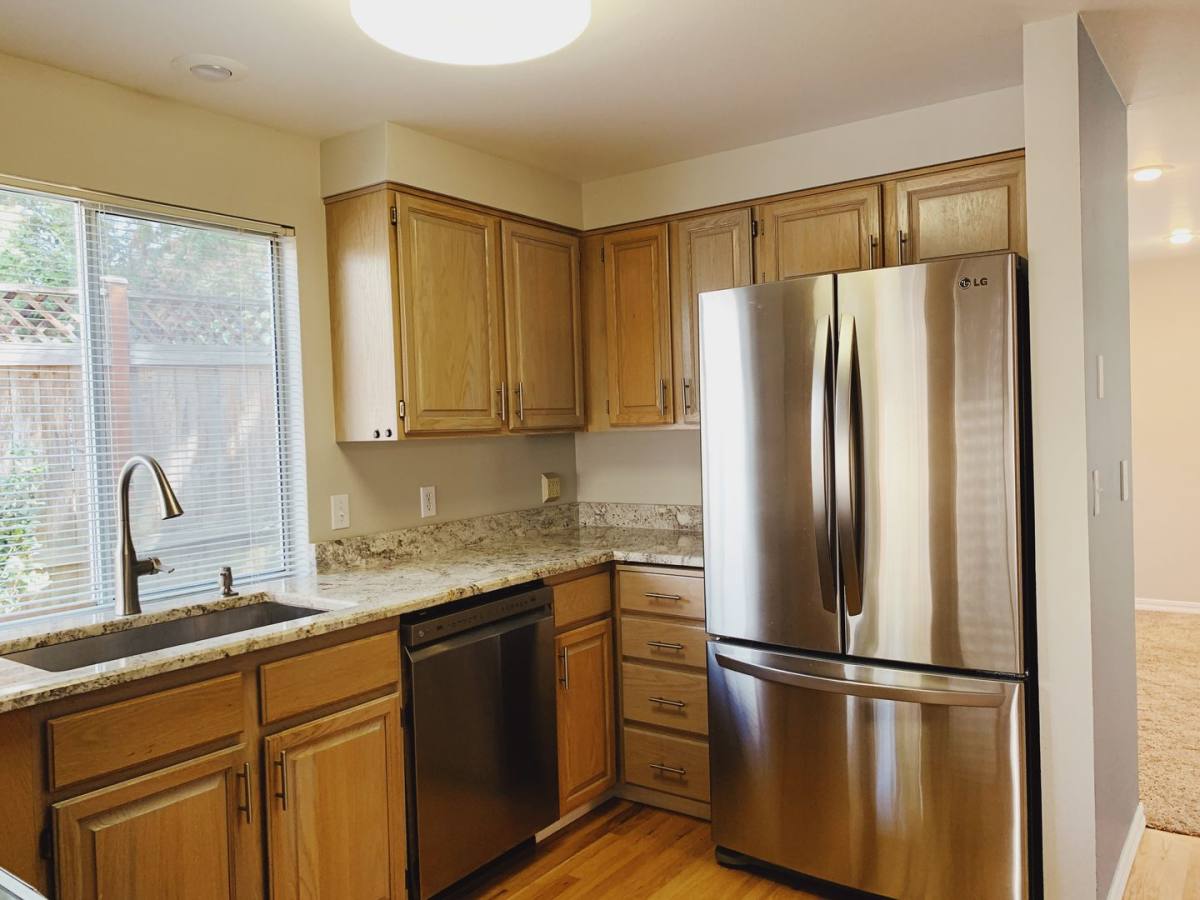 Townhouse for rent at 8022 118th Court NE, Kirkland, WA 98033