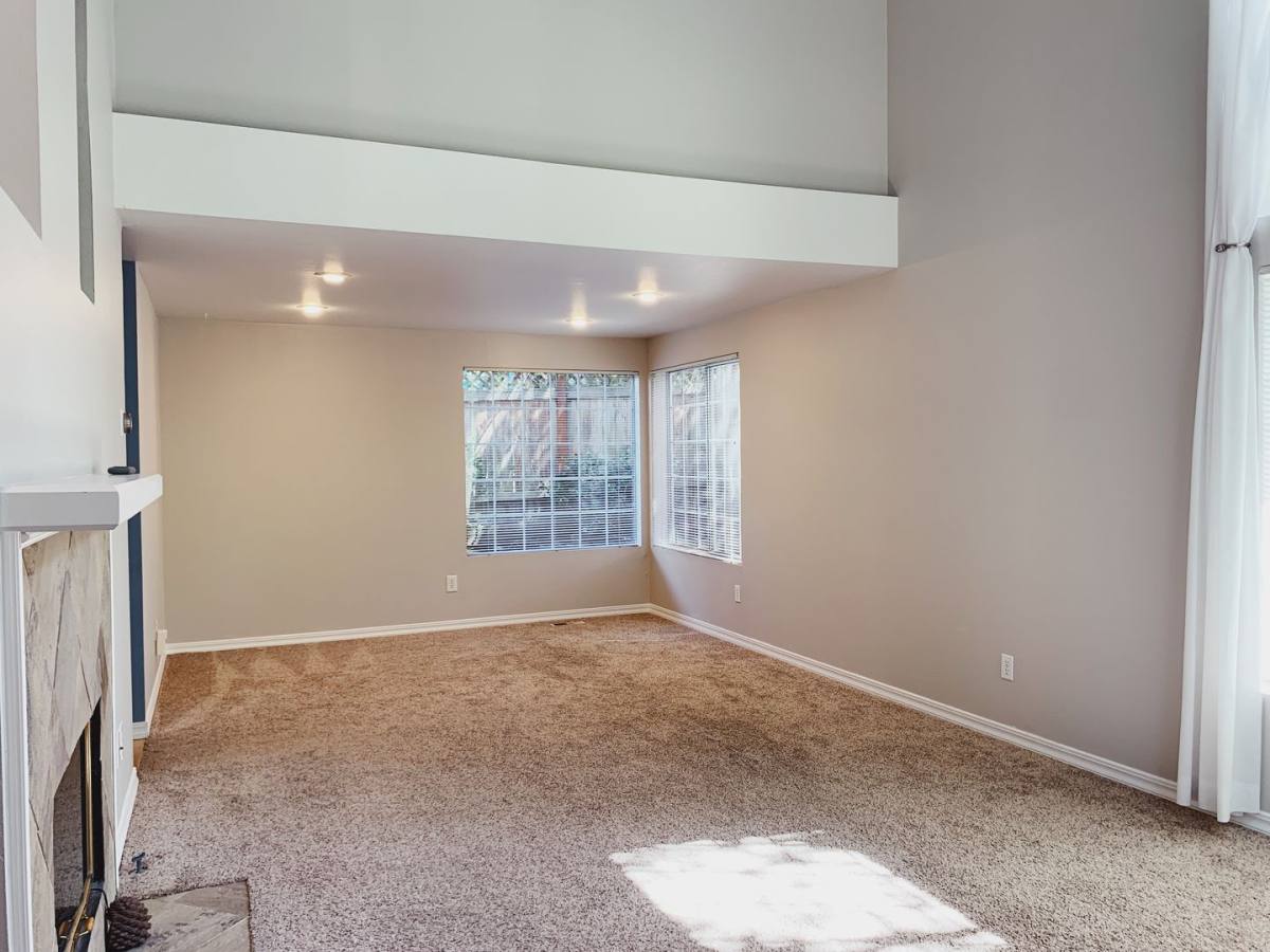 Townhouse for rent at 8022 118th Court NE, Kirkland, WA 98033