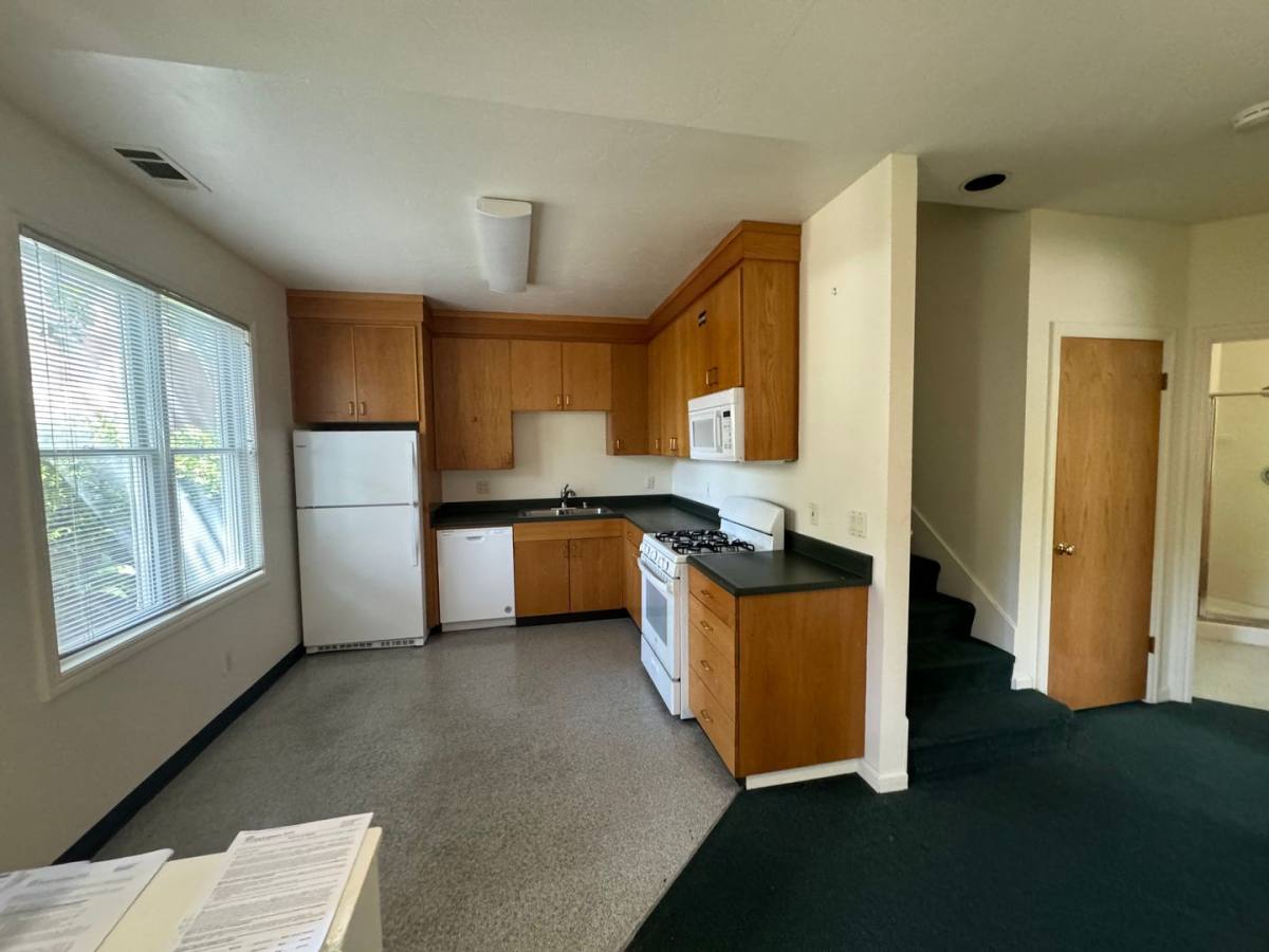 Apartment for rent at 2527 Piedmont Ave, Berkeley, CA 94704