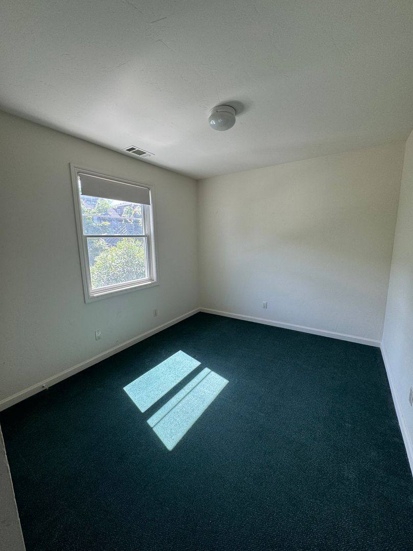 Apartment for rent at 2527 Piedmont Ave, Berkeley, CA 94704