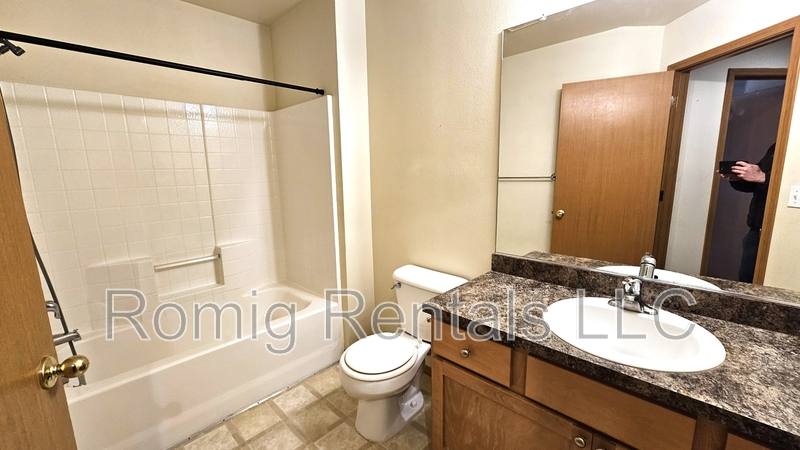 Townhouse for rent at 8111 NE 36th Court, Vancouver, WA 98665