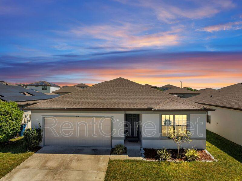 House for rent at 309 Citrus Isle Loop, Davenport, FL 33837