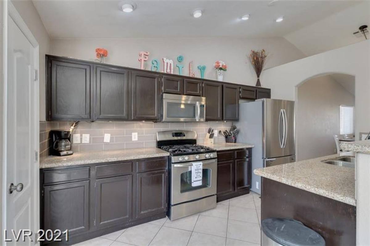 House for rent at 437 Waterwheel Falls Dr, Henderson, NV 89015