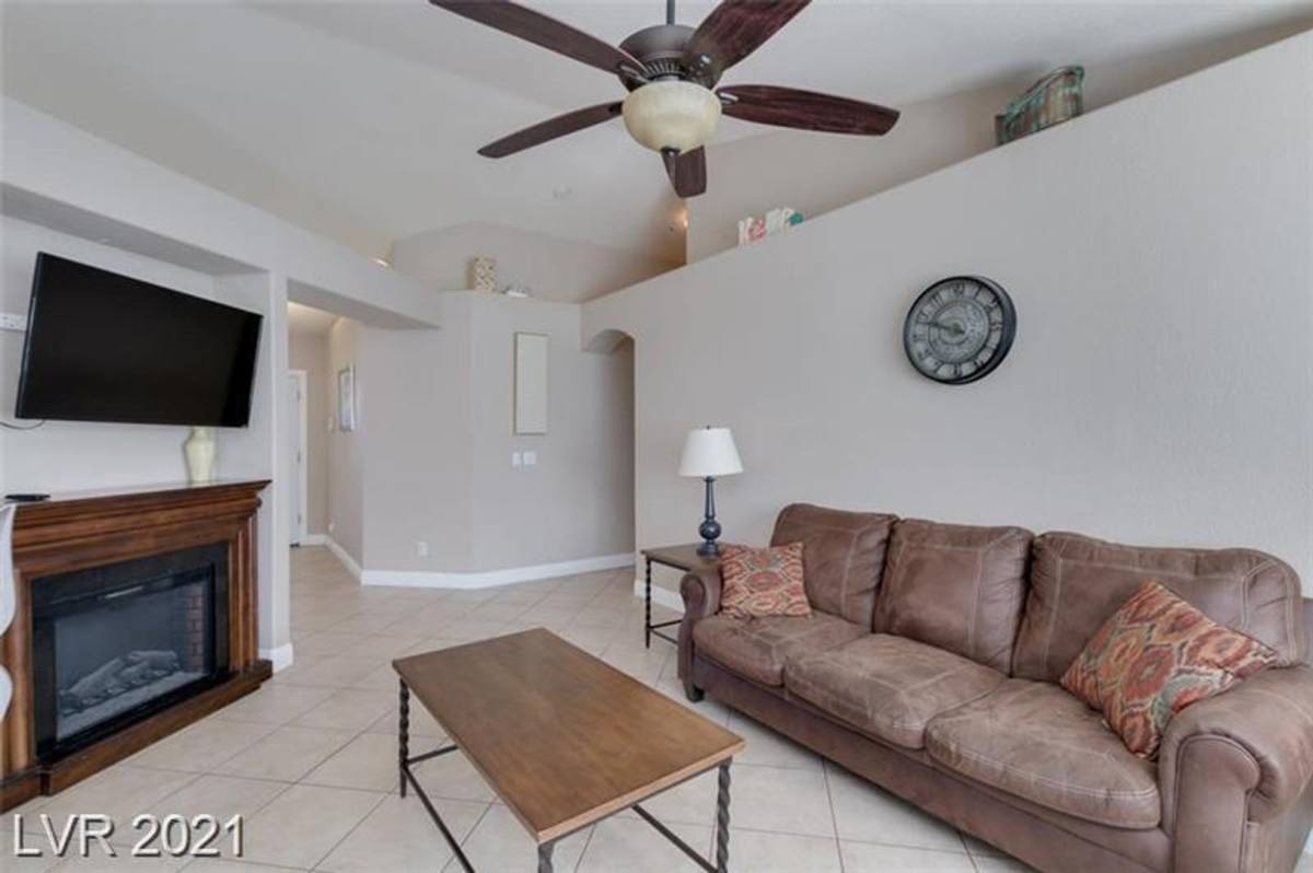 House for rent at 437 Waterwheel Falls Dr, Henderson, NV 89015