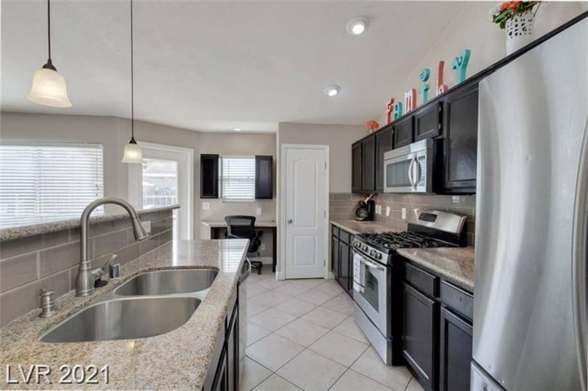 House for rent at 437 Waterwheel Falls Dr, Henderson, NV 89015