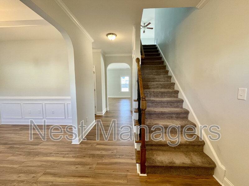 House for rent at 5137 Thruway Rd, Hope Mills, NC 28348