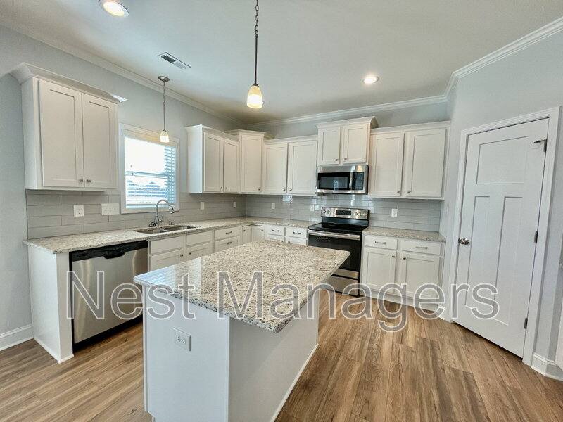 House for rent at 5137 Thruway Rd, Hope Mills, NC 28348
