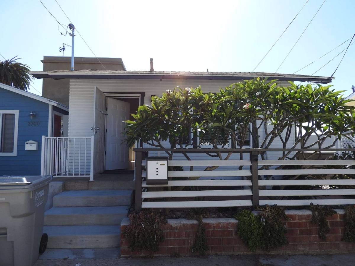 Apartment for rent at 3700 Crestwood Place, San Diego, CA 92103