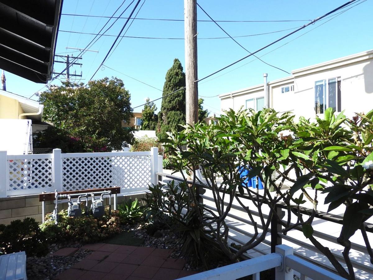 Apartment for rent at 3700 Crestwood Place, San Diego, CA 92103