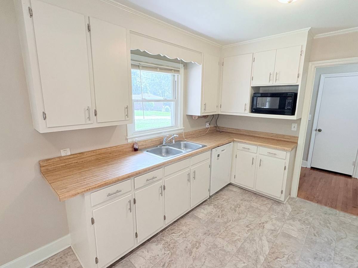 House for rent at 207 Holly Ave, Clemson, SC 29631