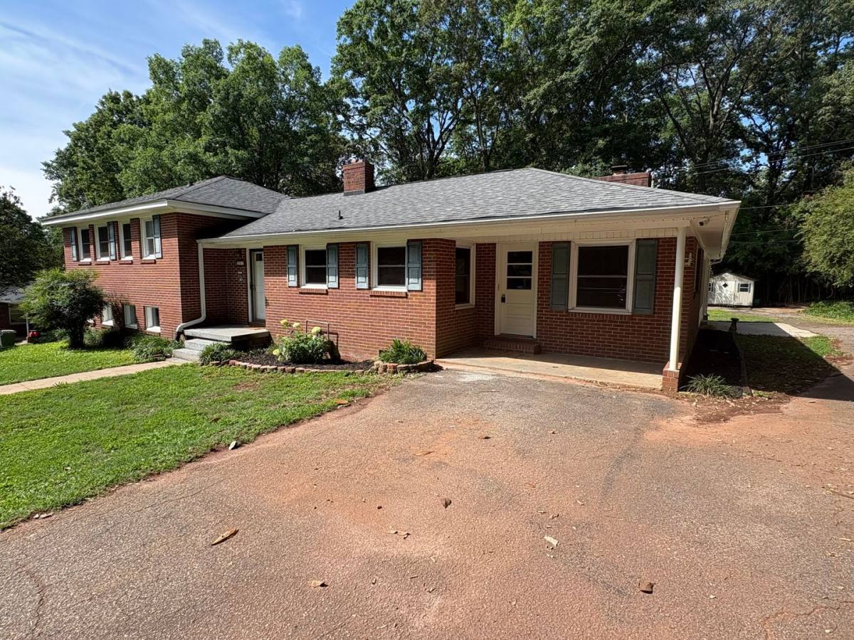 House for rent at 207 Holly Ave, Clemson, SC 29631