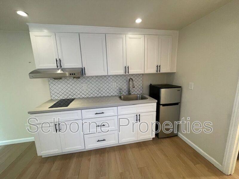 Apartment for rent at 4327B Essex St, Emeryville, CA 94608