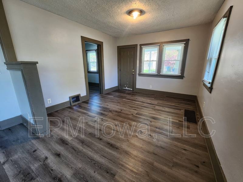 House for rent at 526 Kirkwood Ave, Waterloo, IA 50701