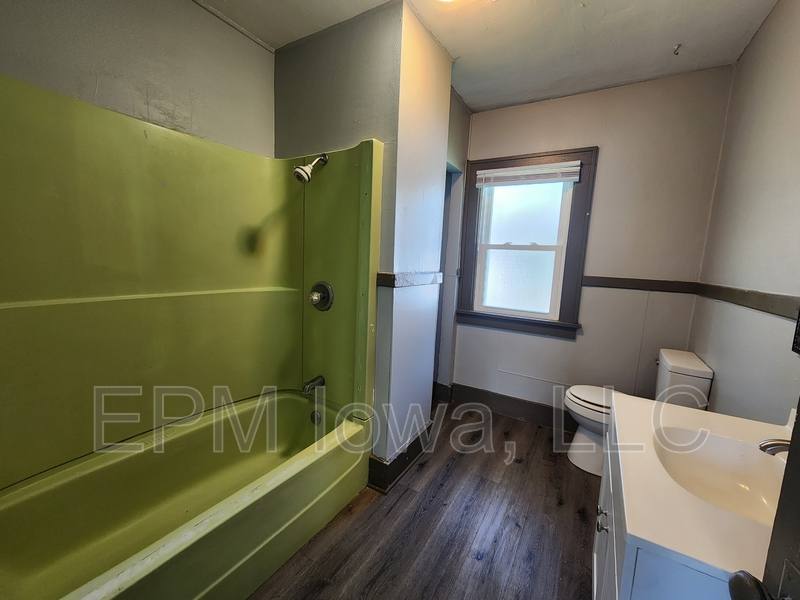 House for rent at 526 Kirkwood Ave, Waterloo, IA 50701