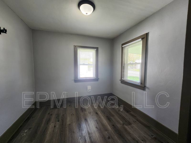 House for rent at 526 Kirkwood Ave, Waterloo, IA 50701