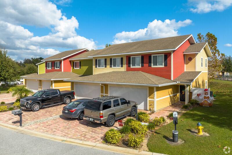 Townhouse for rent at 1225 Evergreen Court, Winter Haven, FL 33881