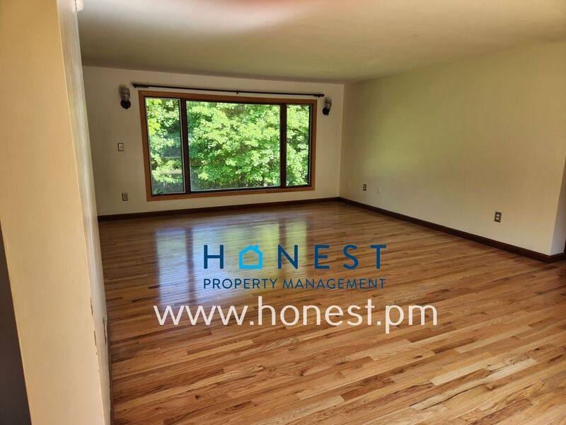 House for rent at 15 Thompson St, Augusta, ME 04330
