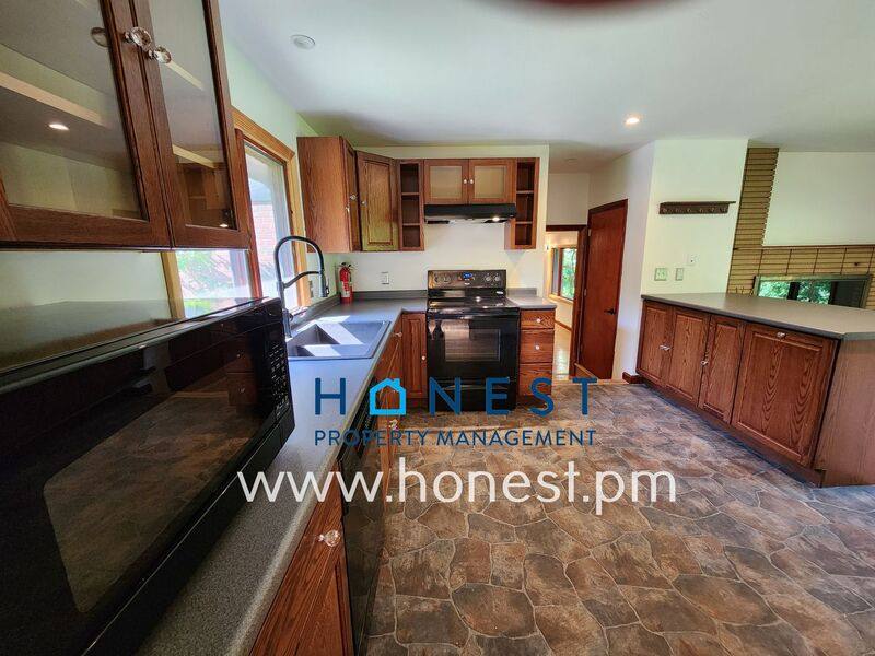 House for rent at 15 Thompson St, Augusta, ME 04330