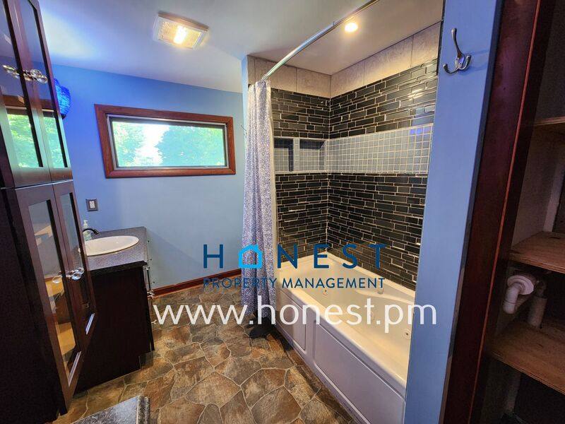 House for rent at 15 Thompson St, Augusta, ME 04330
