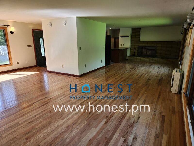 House for rent at 15 Thompson St, Augusta, ME 04330