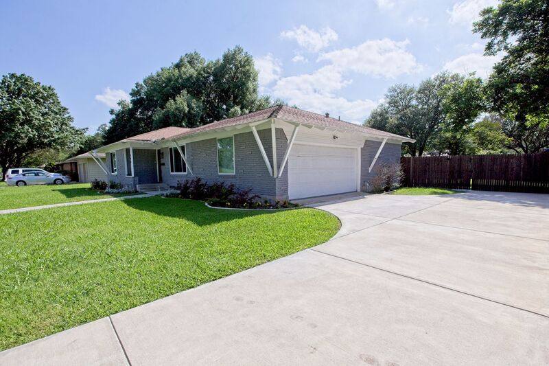 House for rent at 304 S Grove Rd, Richardson, TX 75081