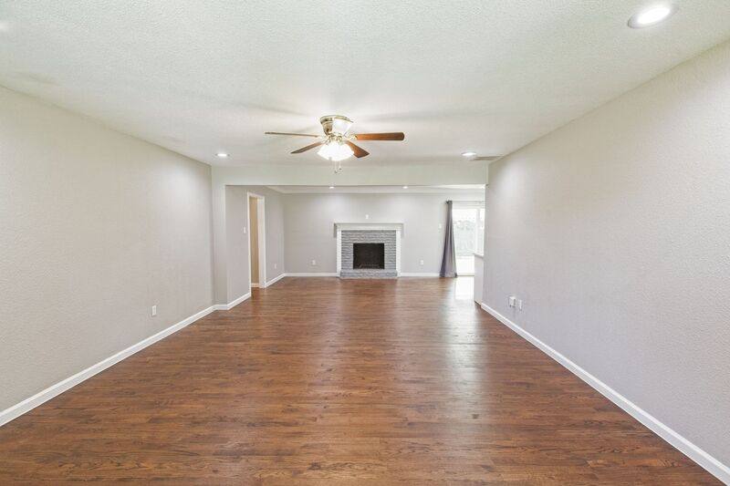 House for rent at 304 S Grove Rd, Richardson, TX 75081