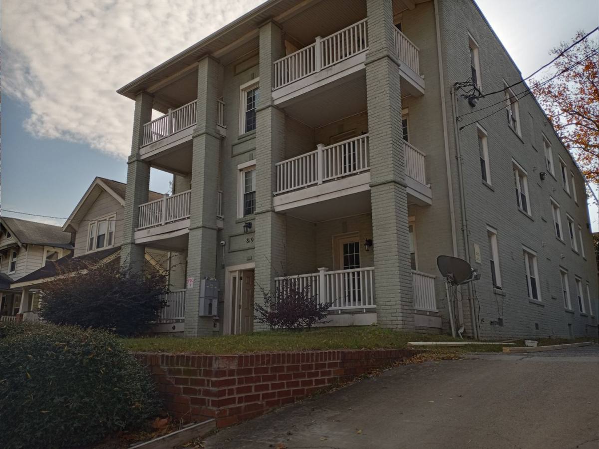 Apartment for rent at 819 W 38th St, Norfolk, VA 23508