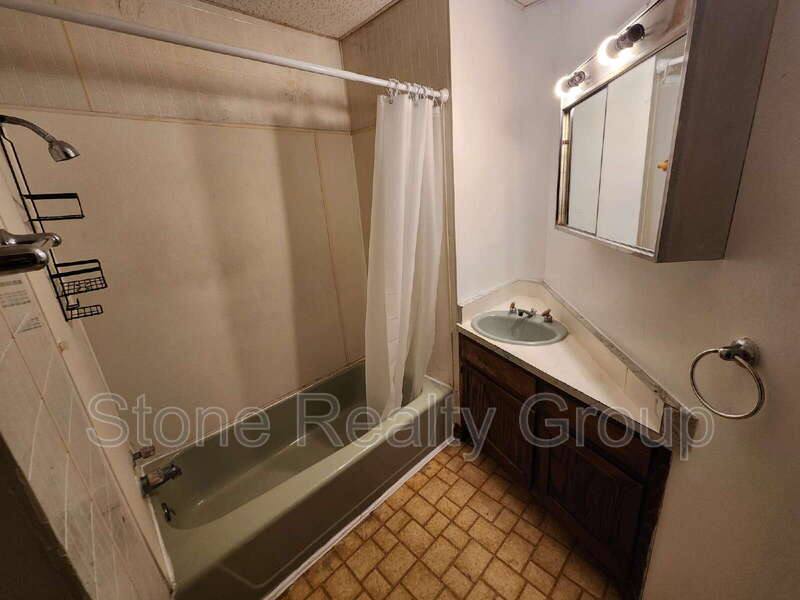 Apartment for rent at 509 S 5th St #4, Clinton, IN 47842