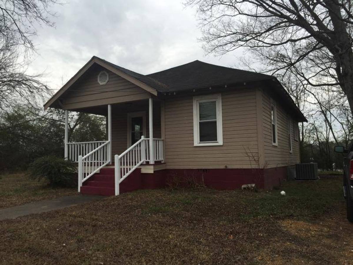 House for rent at 213 Ewing Ave, Gadsden, AL 35901