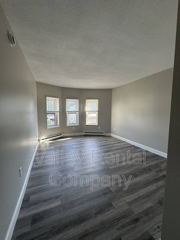 Apartment for rent at 18 Orchard St #2, Northampton, MA 01060