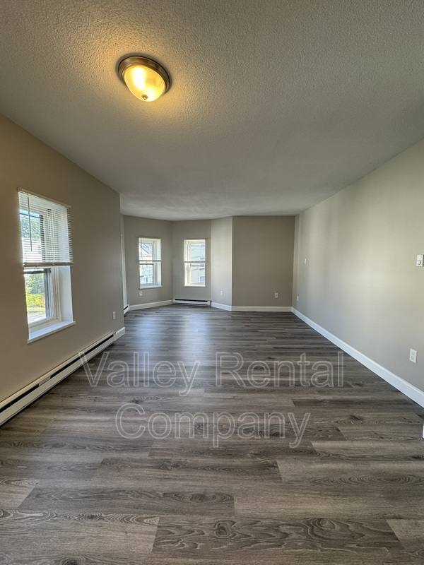 Apartment for rent at 18 Orchard St #2, Northampton, MA 01060