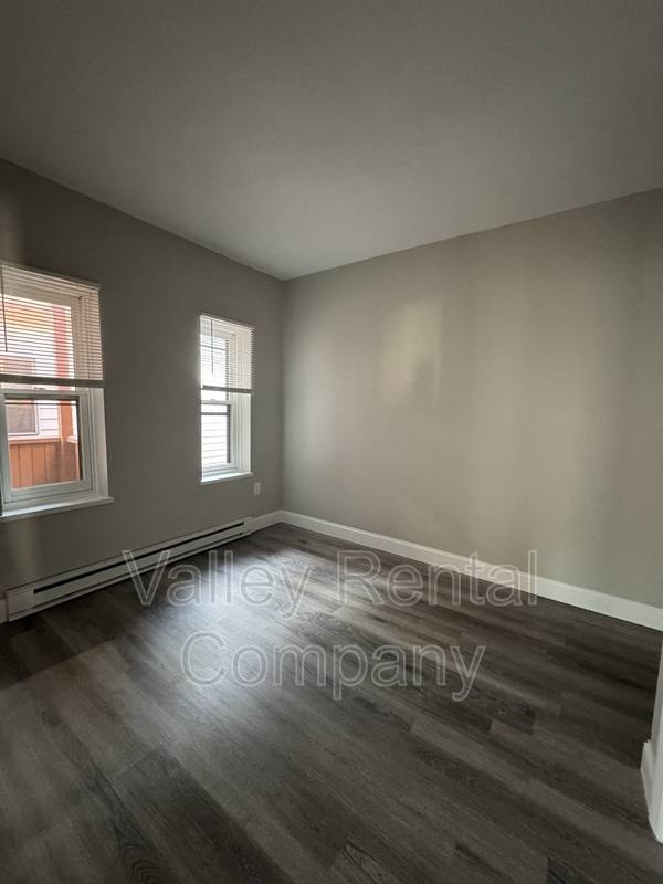 Apartment for rent at 18 Orchard St #2, Northampton, MA 01060