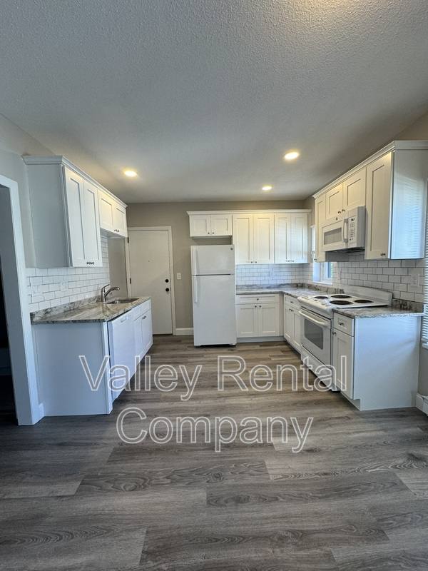 Apartment for rent at 18 Orchard St #2, Northampton, MA 01060