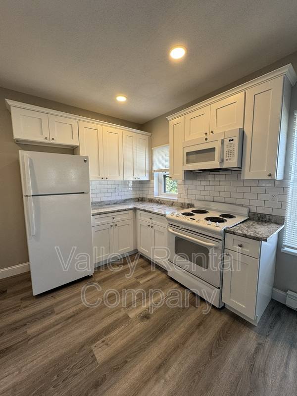 Apartment for rent at 18 Orchard St #2, Northampton, MA 01060