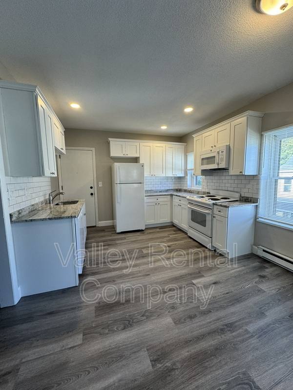 Apartment for rent at 18 Orchard St #2, Northampton, MA 01060