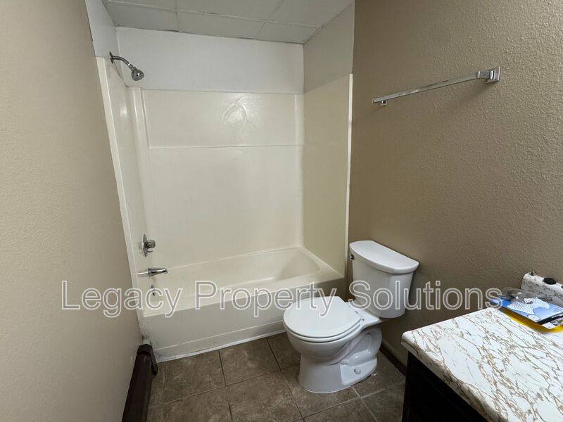 Apartment for rent at 1011 S 3rd St #15, Bismarck, ND 58504