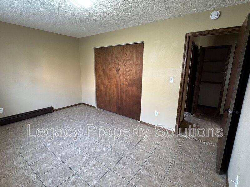 Apartment for rent at 1011 S 3rd St #15, Bismarck, ND 58504