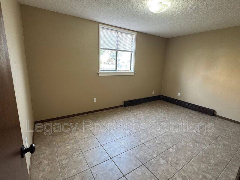 Apartment for rent at 1011 S 3rd St #15, Bismarck, ND 58504