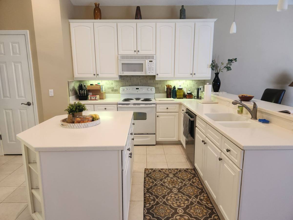 Apartment for rent at 6496 Rookery Circle, Bradenton, FL 34203