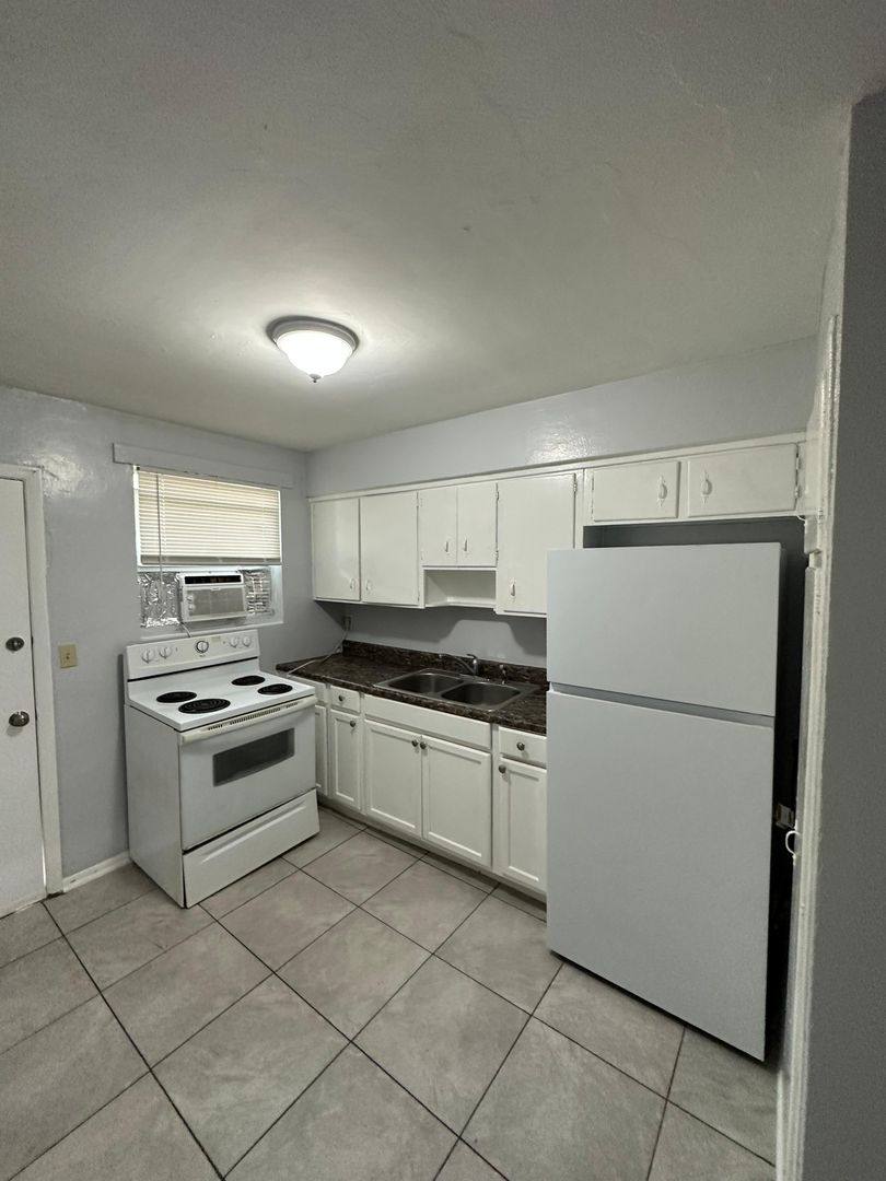 Apartment for rent at 2020 Palafox St, Jacksonville, FL 32209