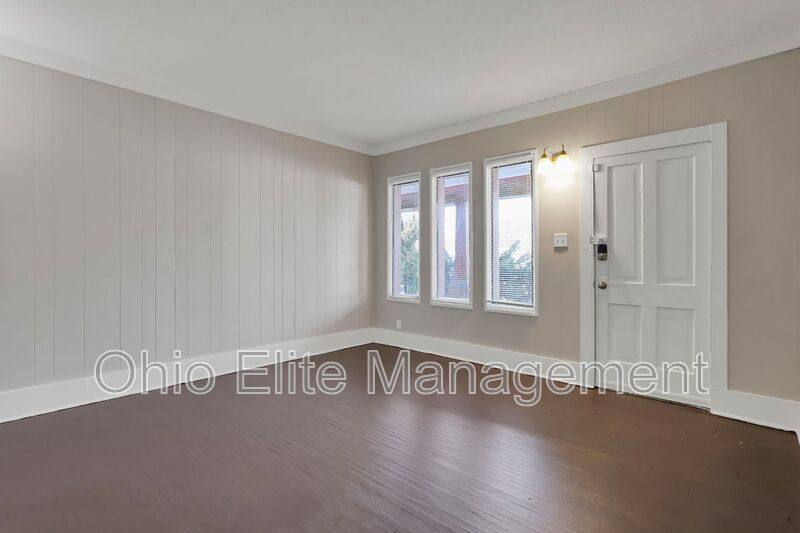 House for rent at 2709 Sullivant Ave, Columbus, OH 43204