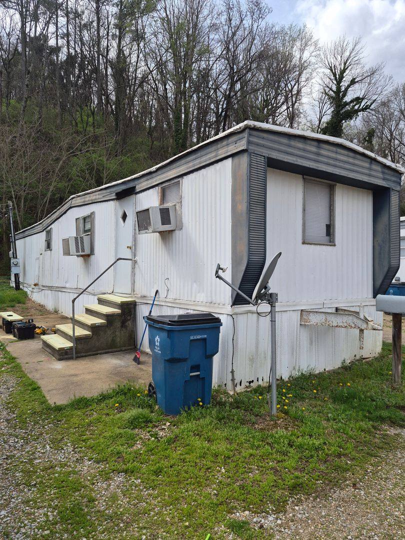 Apartment for rent at 827 Signal Mountain Rd, Chattanooga, TN 37405