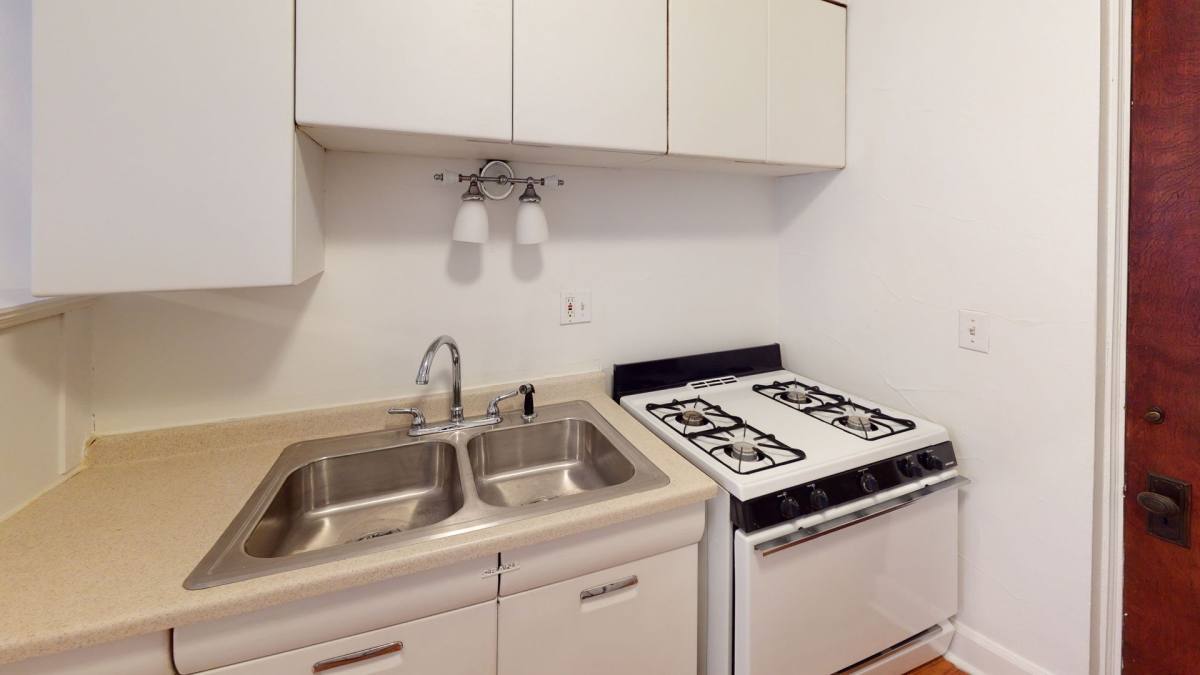 Apartment for rent at 616 Summit Ave, Saint Paul, MN 55102