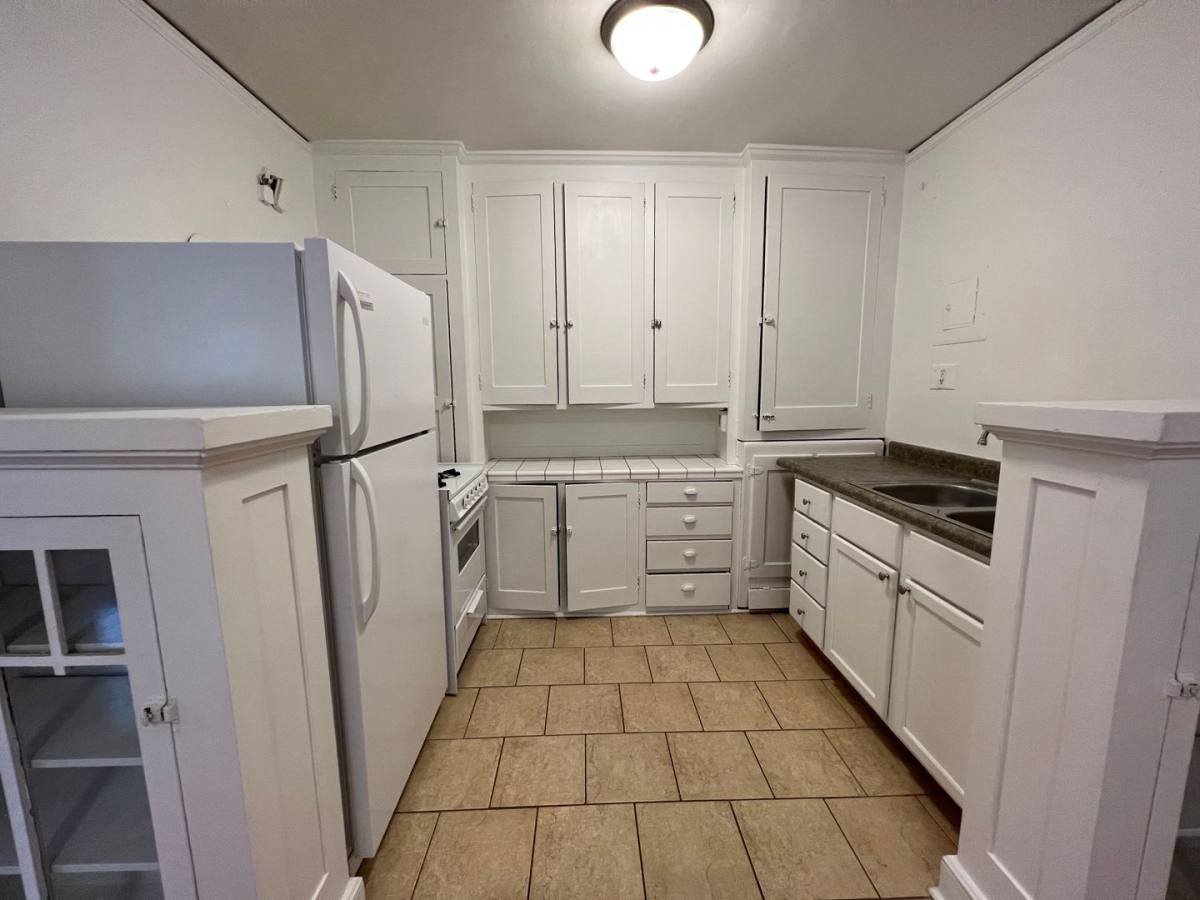 Apartment for rent at 1299 Grand Ave, Saint Paul, MN 55105