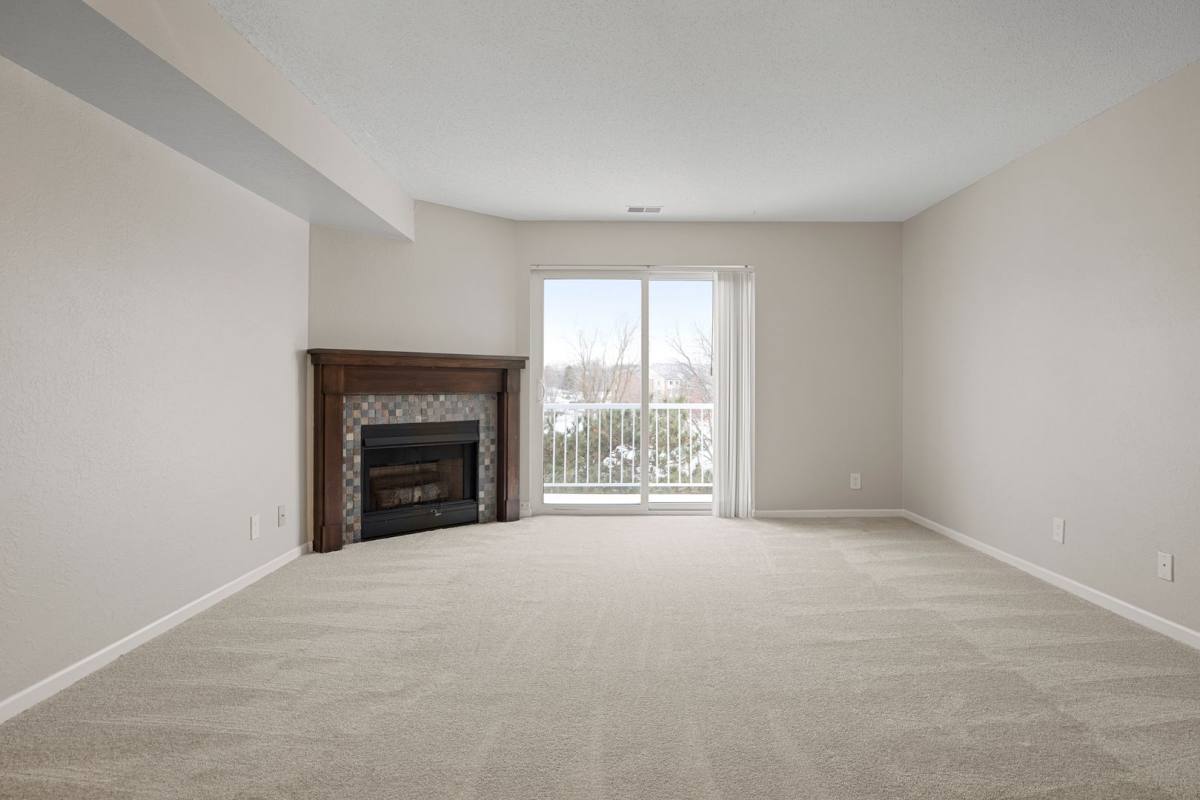 Townhouse for rent at 1130 Town Centre Dr, Saint Paul, MN 55123
