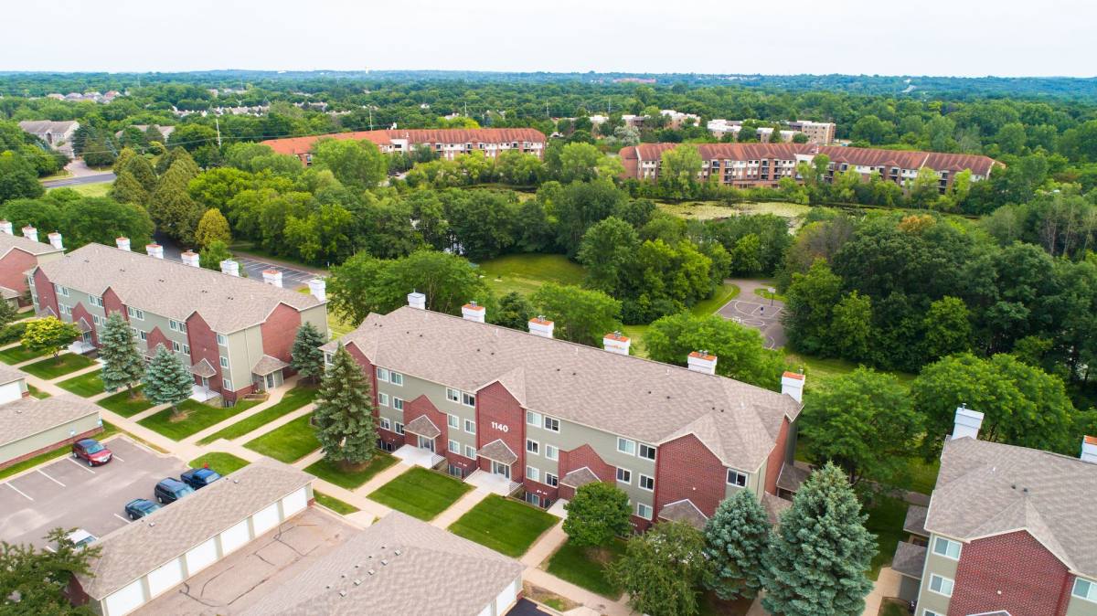 Townhouse for rent at 1130 Town Centre Dr, Saint Paul, MN 55123