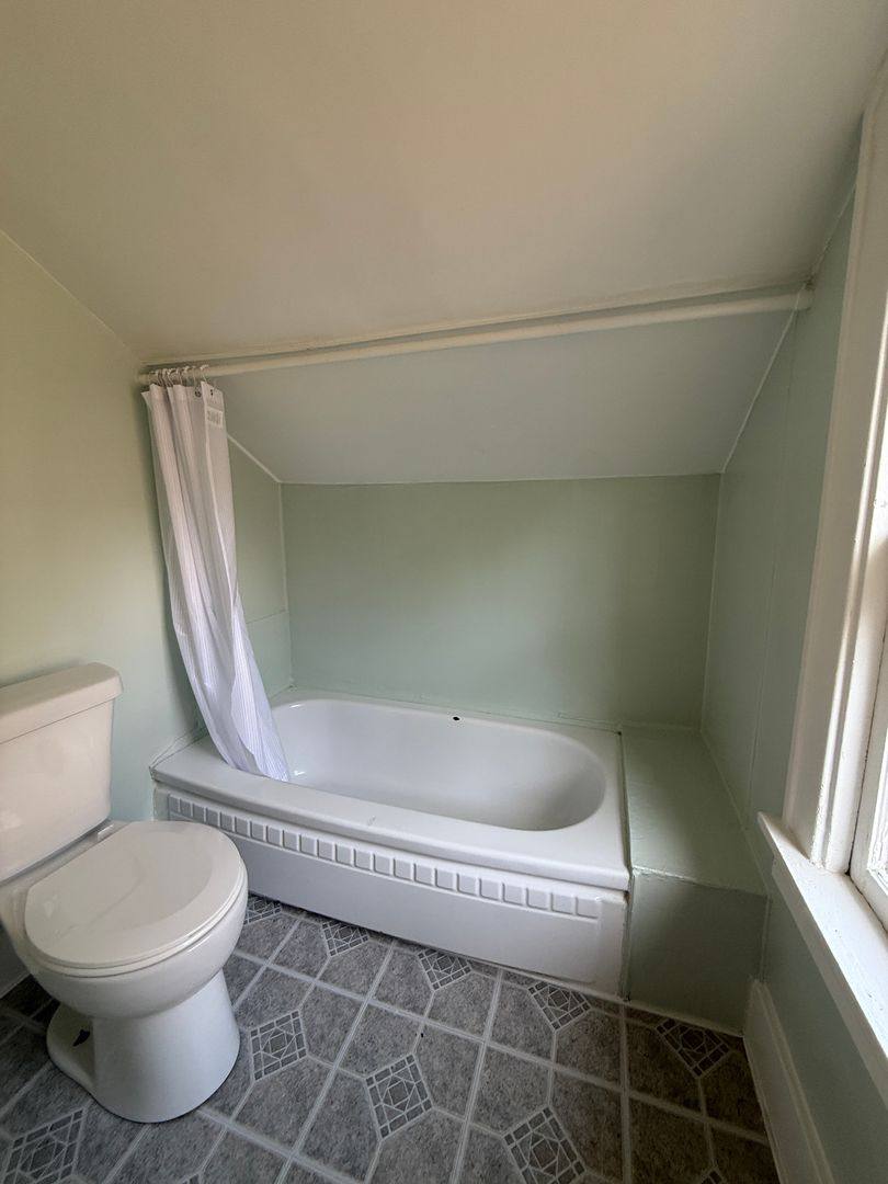 House for rent at 721 S Arnold St, South Bend, IN 46619
