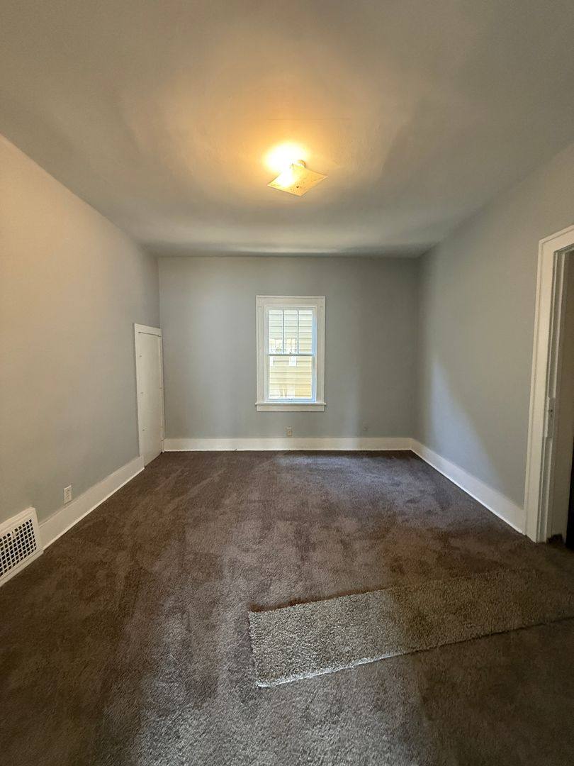 House for rent at 721 S Arnold St, South Bend, IN 46619